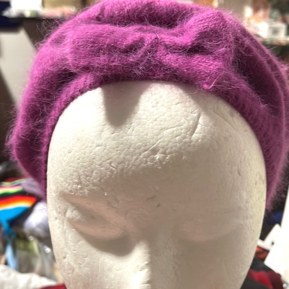 80% angora hat W/Bow soft stretchy magenta adorable no flaw